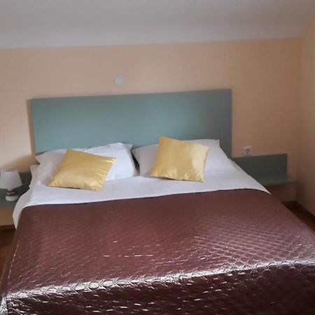 Ferienhaus Vesna Vinjerac Exteriör bild