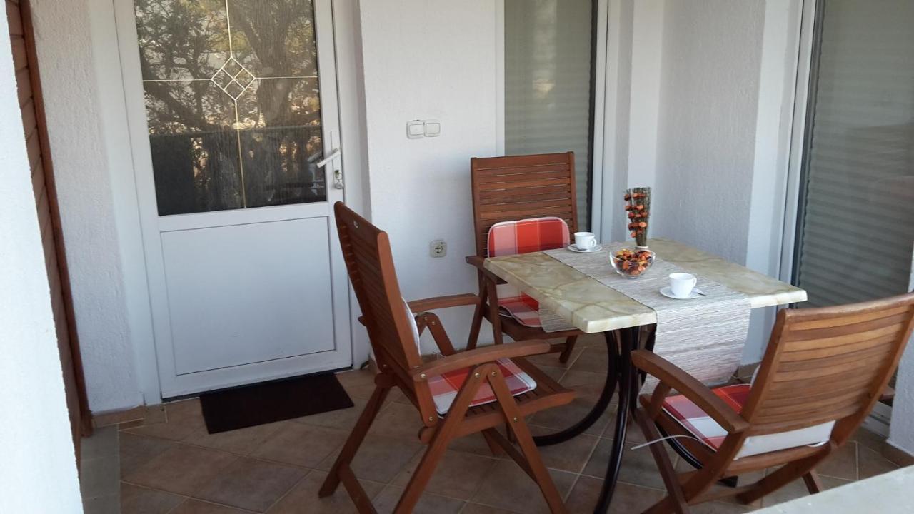 Ferienhaus Vesna Vinjerac Exteriör bild
